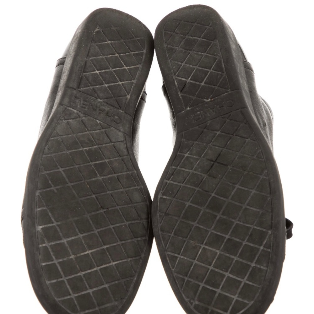 Chanel Leather Sneakers (DISCOUNTED!) - Picture 3 of 5